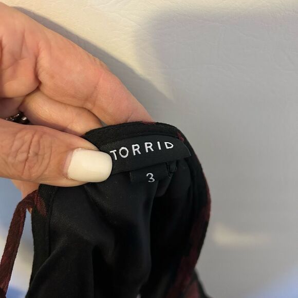 Torrid Black Red Floral Gauze Shorts Romper Size 3X witchy whimsigoth vamp goth - Picture 11 of 12